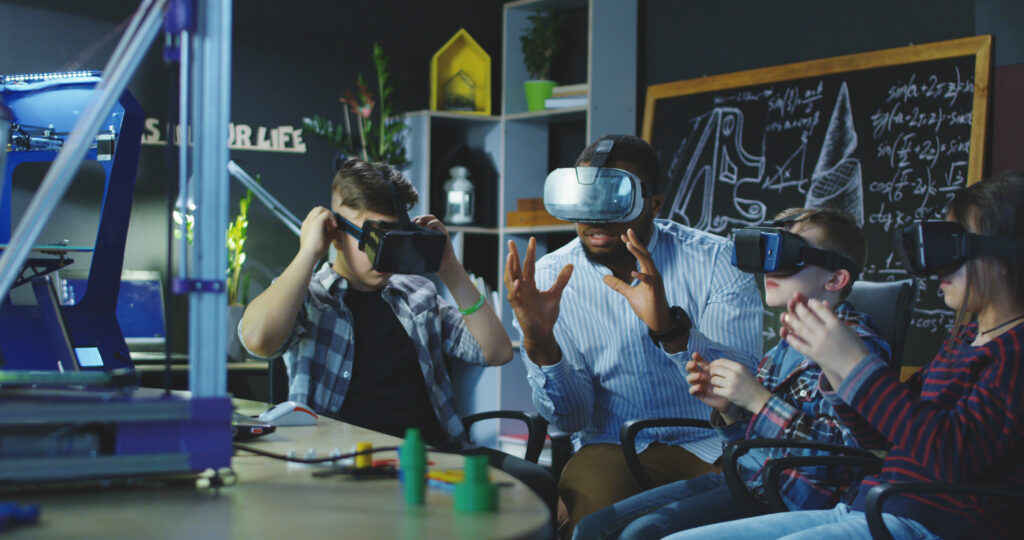 Black,Man,With,Group,Of,Kids,Having,Lesson,About,3d