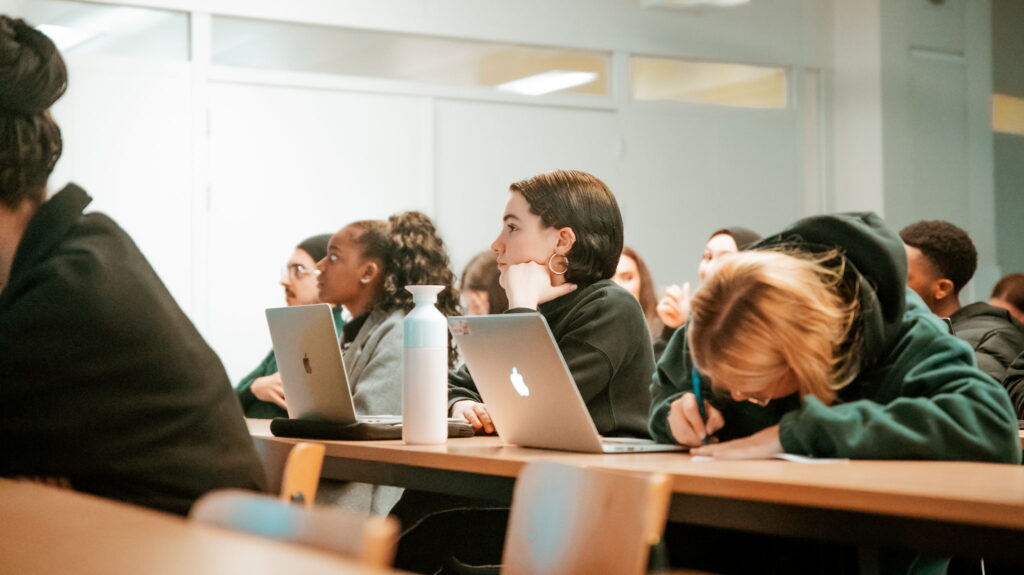 leerlingenl_laptop_hogeschool