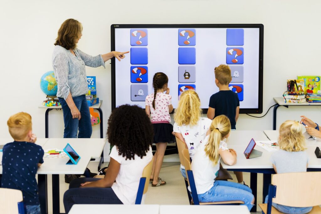 CTOUCH, digitaal, bord, klas, juf, kinderen