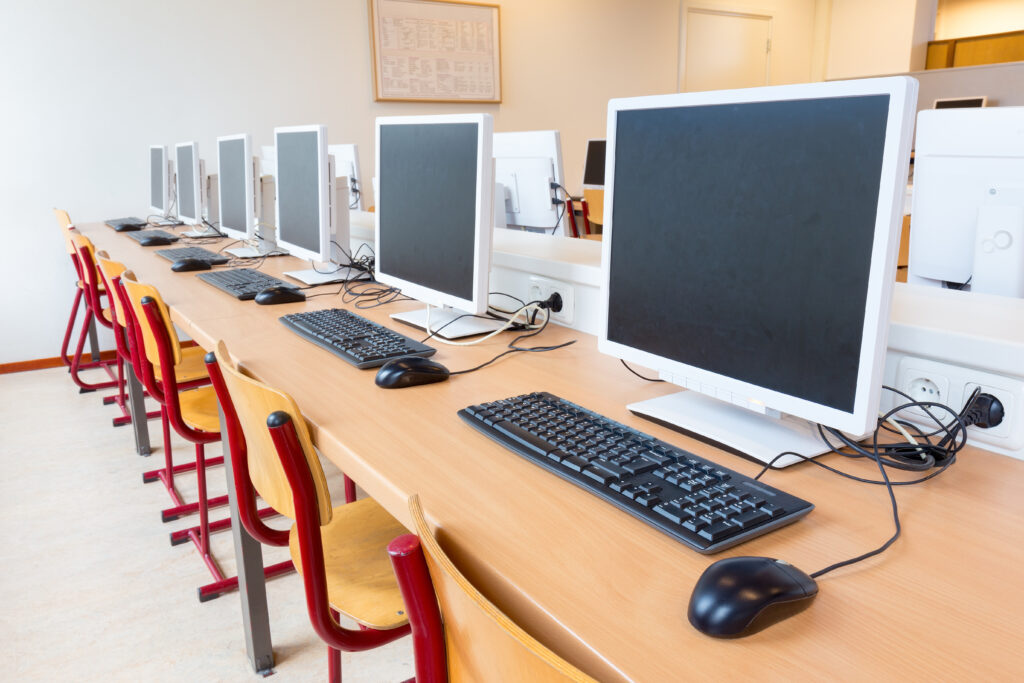 klaslokaal met computers